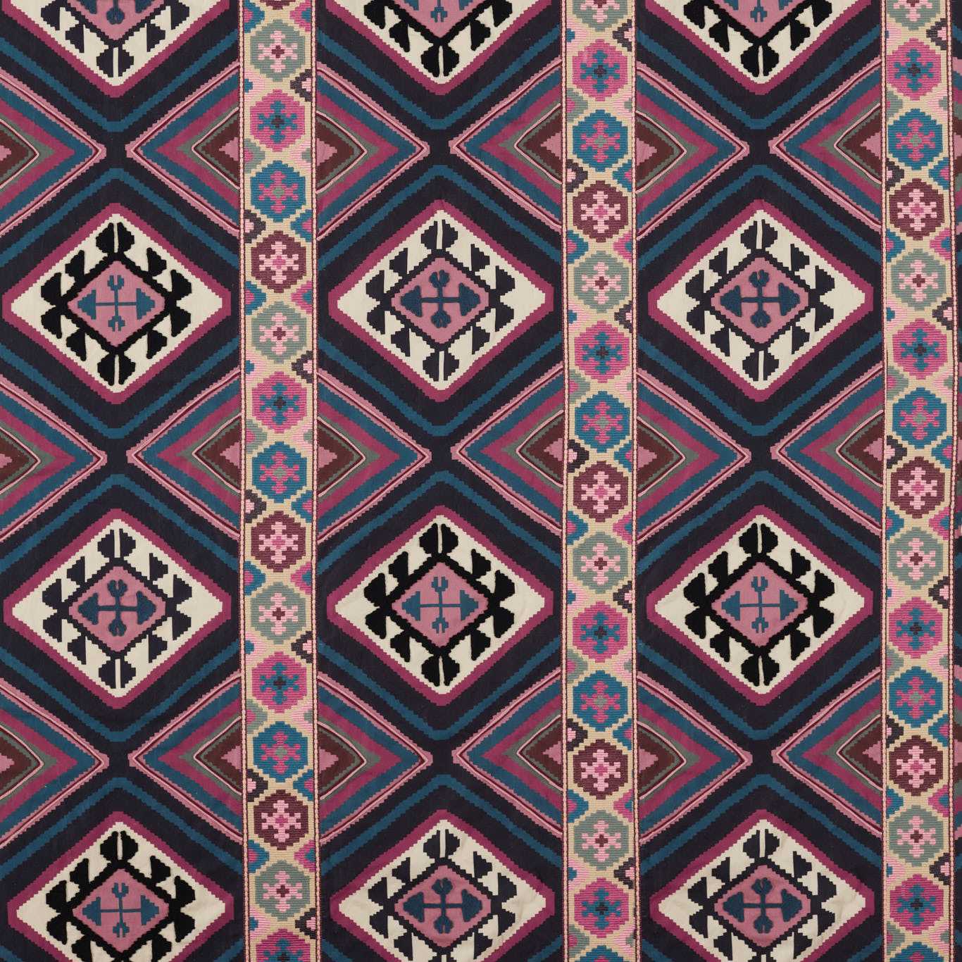 Dorothy`s Kilim Barbed Berry/Indigo